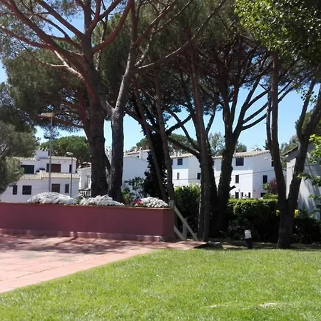 With Swimming Pool, Near To The Beach Apartment